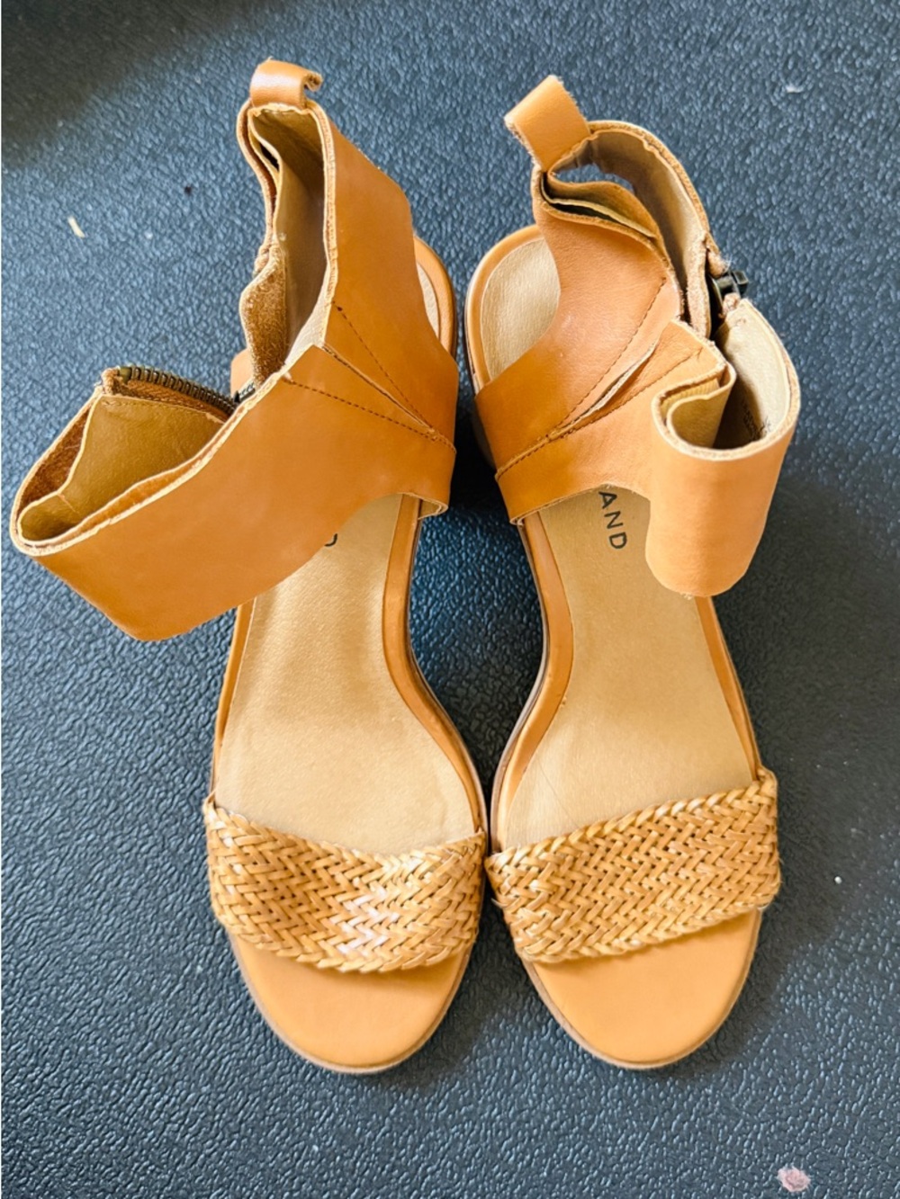 Unworn Lucky Brand woven tan women ankle strap sandals, size 7.5 / 38